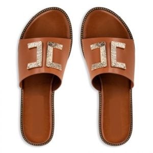 THE Π FLAT (CAMEL)