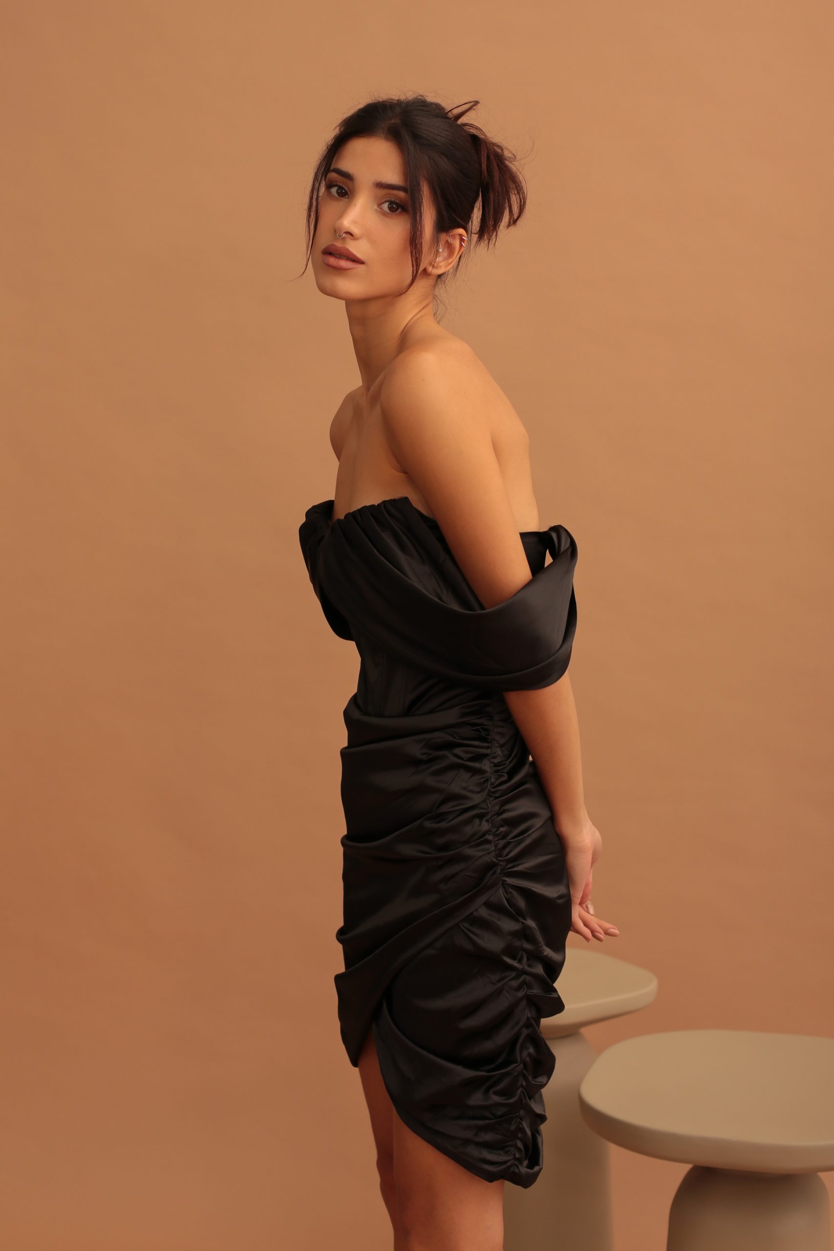 MINI DRAPED SATIN DRESS - BLACK - Image 3