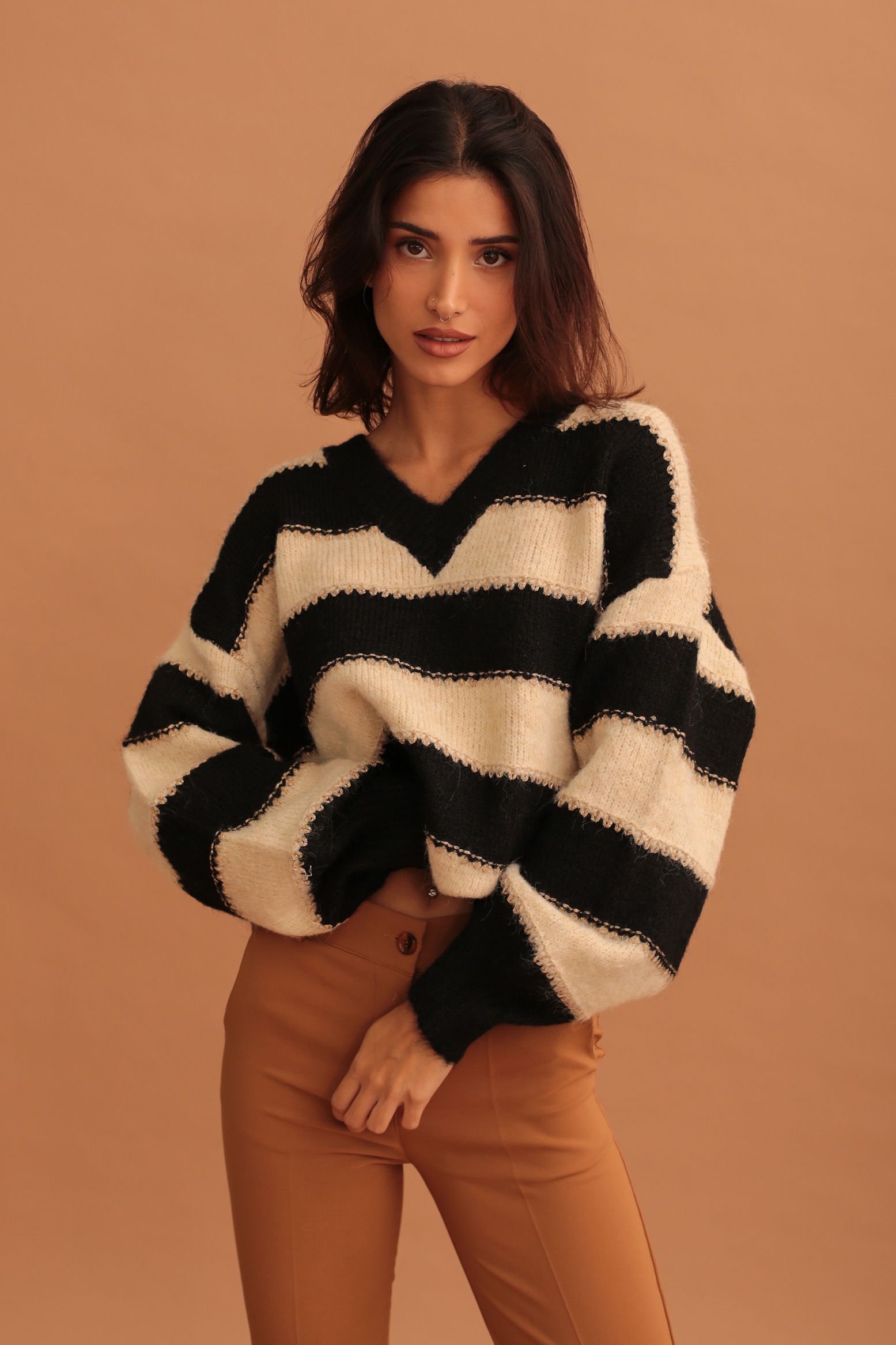 WIDE STRIPE KNIT TOP - BLACK