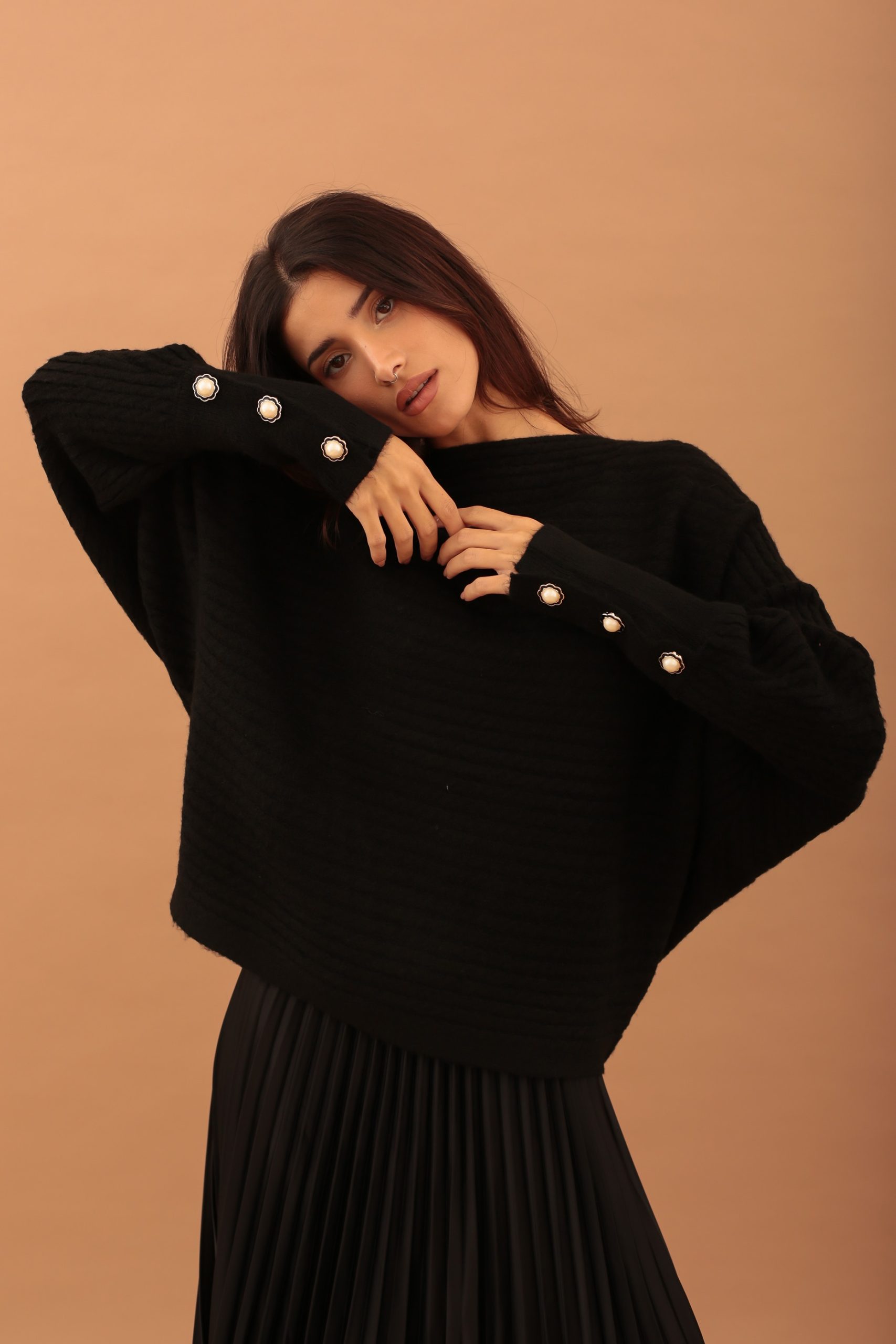 PEARL SLEEVE KNIT TOP - BLACK