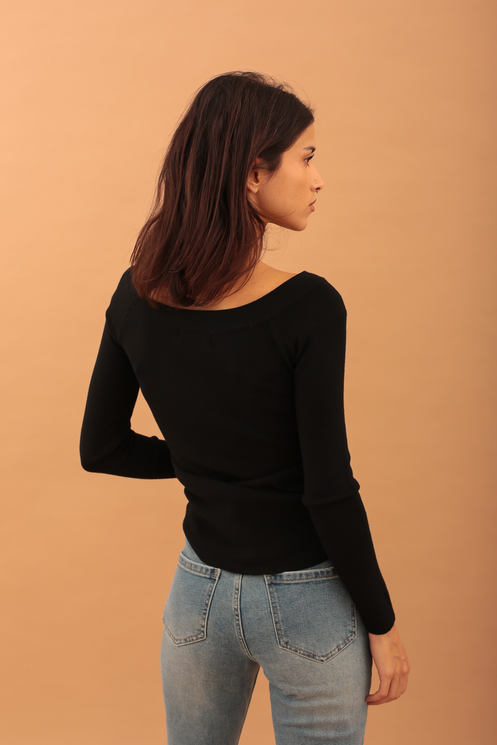 OFFSHOULDER SLIM FIT KNIT TOP - BLACK - Image 2