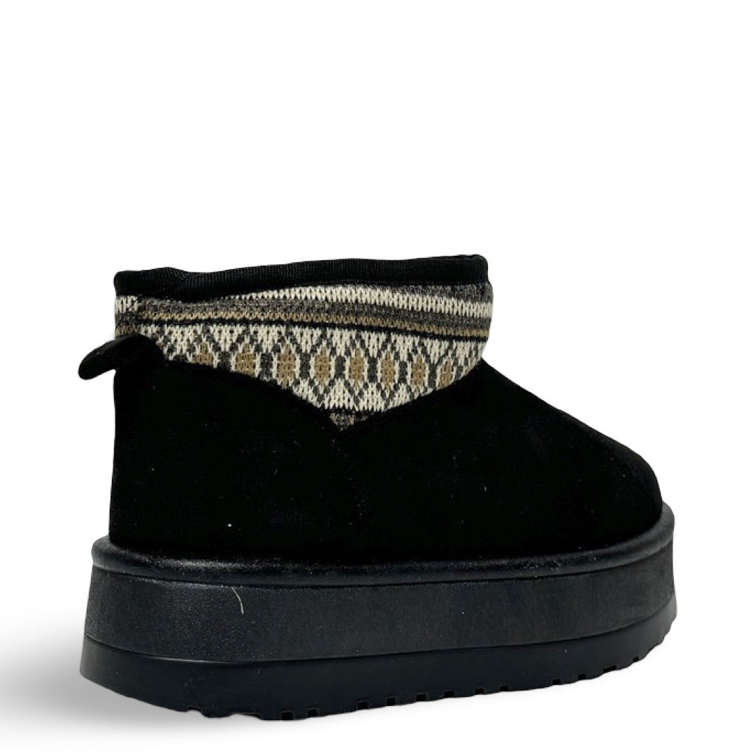 PLUSH EMBROIDERED ANKLE BOOTS - BLACK - Image 3