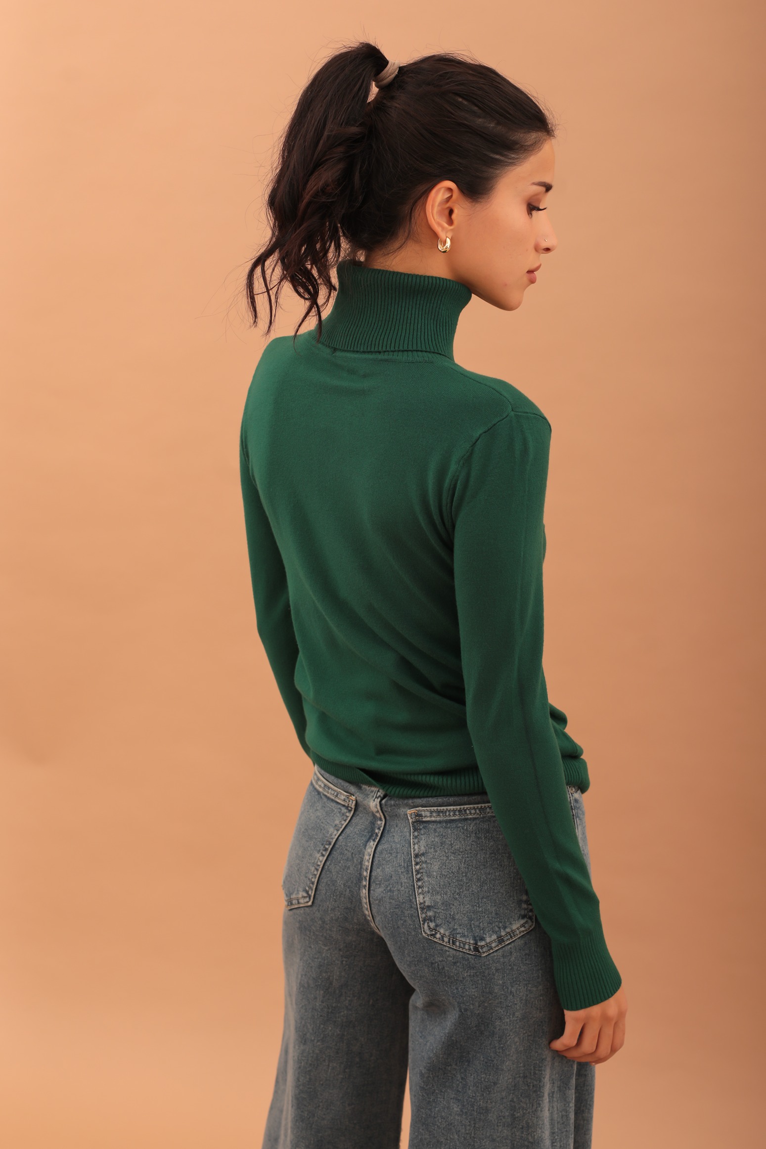 VIVIAN TURTLENECK KNIT – GREEN - Image 2