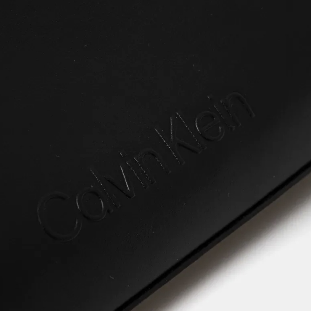 CALVIN KLEIN SHINY SHOULDER BAG - BLACK - Image 3