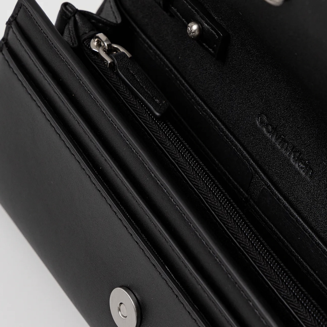 CALVIN KLEIN WOVEN MINI BAG - BLACK - Image 4