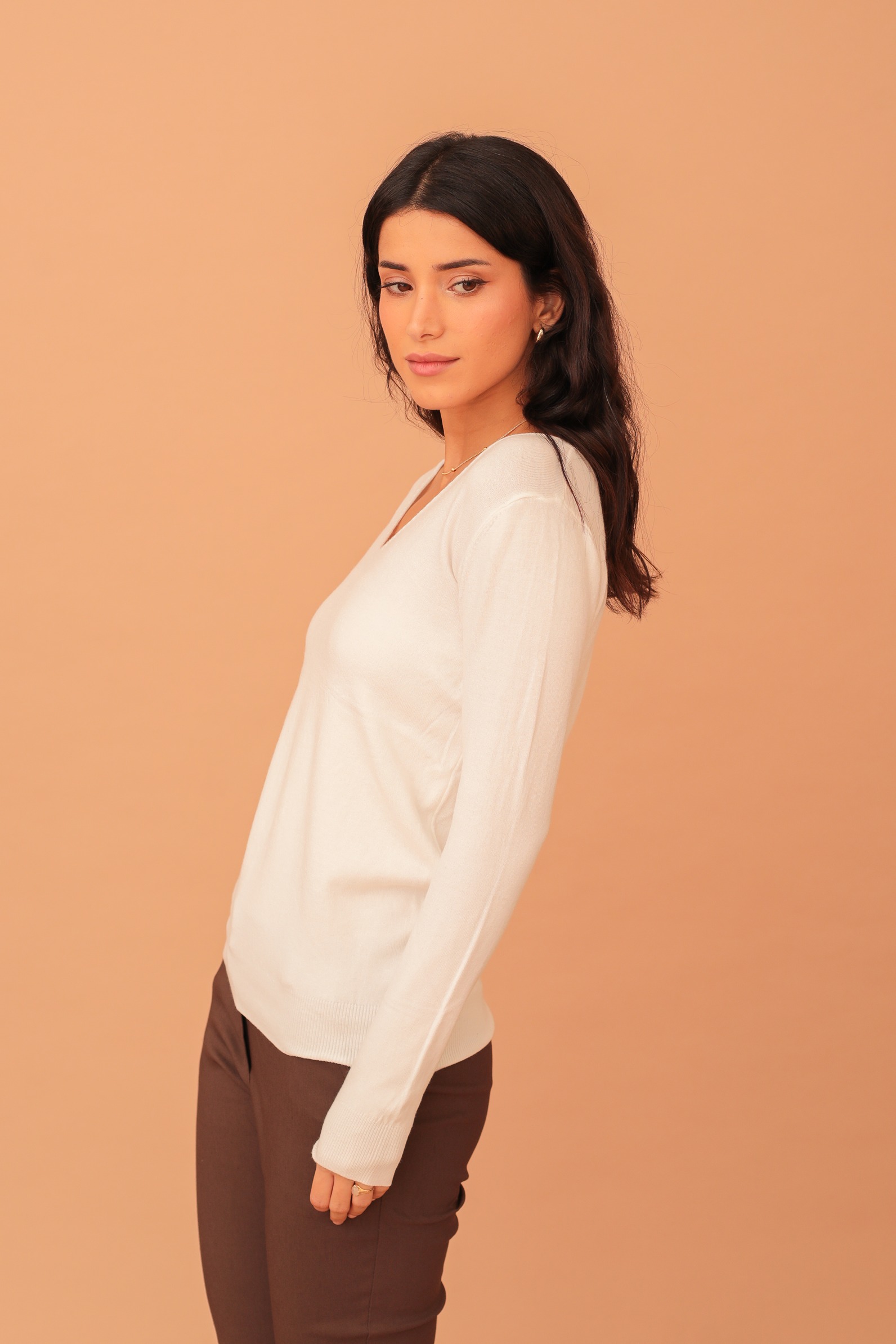 LYDIA V-NECK SOFT KNIT - WHITE - Image 3