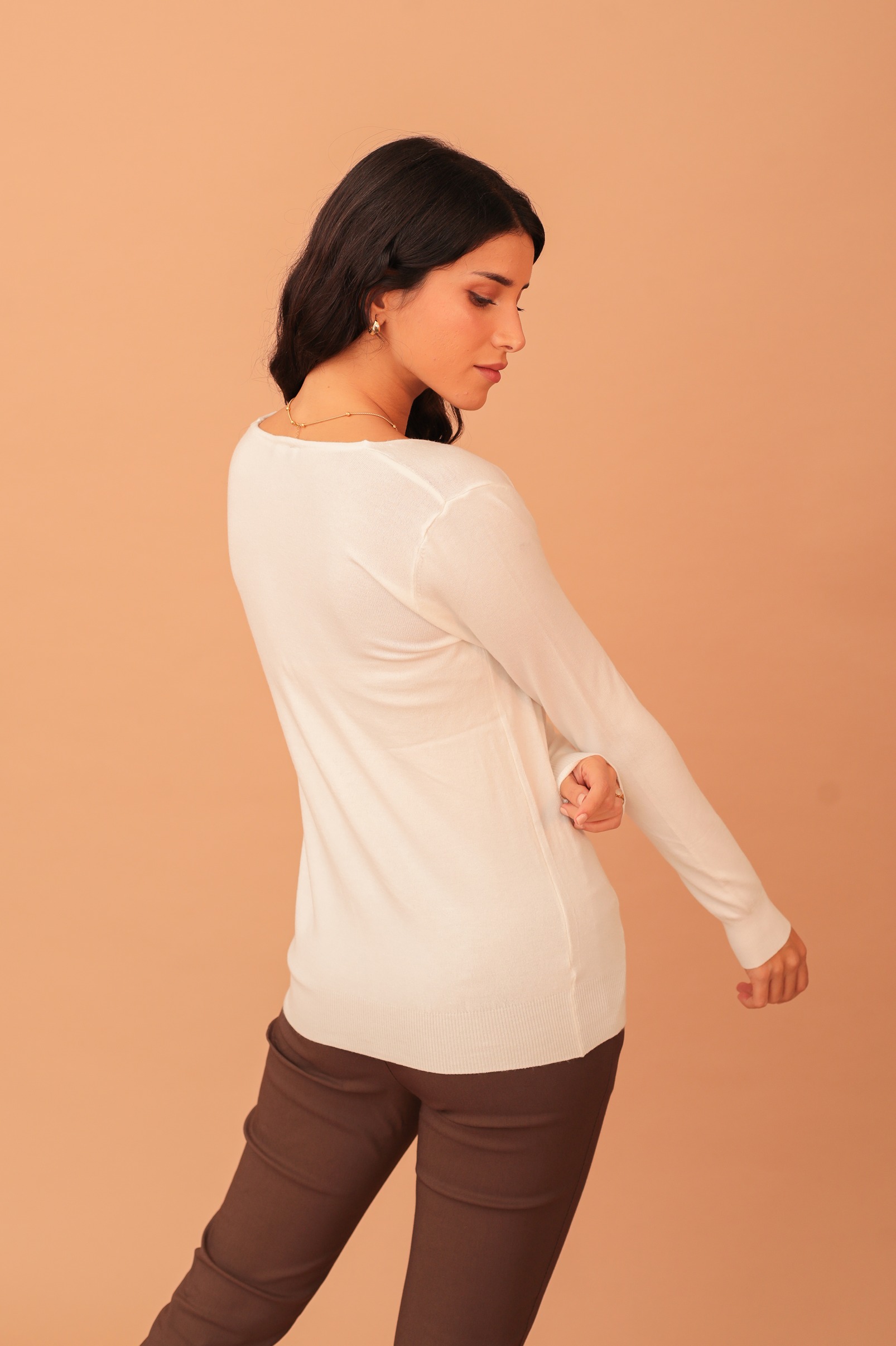 LYDIA V-NECK SOFT KNIT - WHITE - Image 2