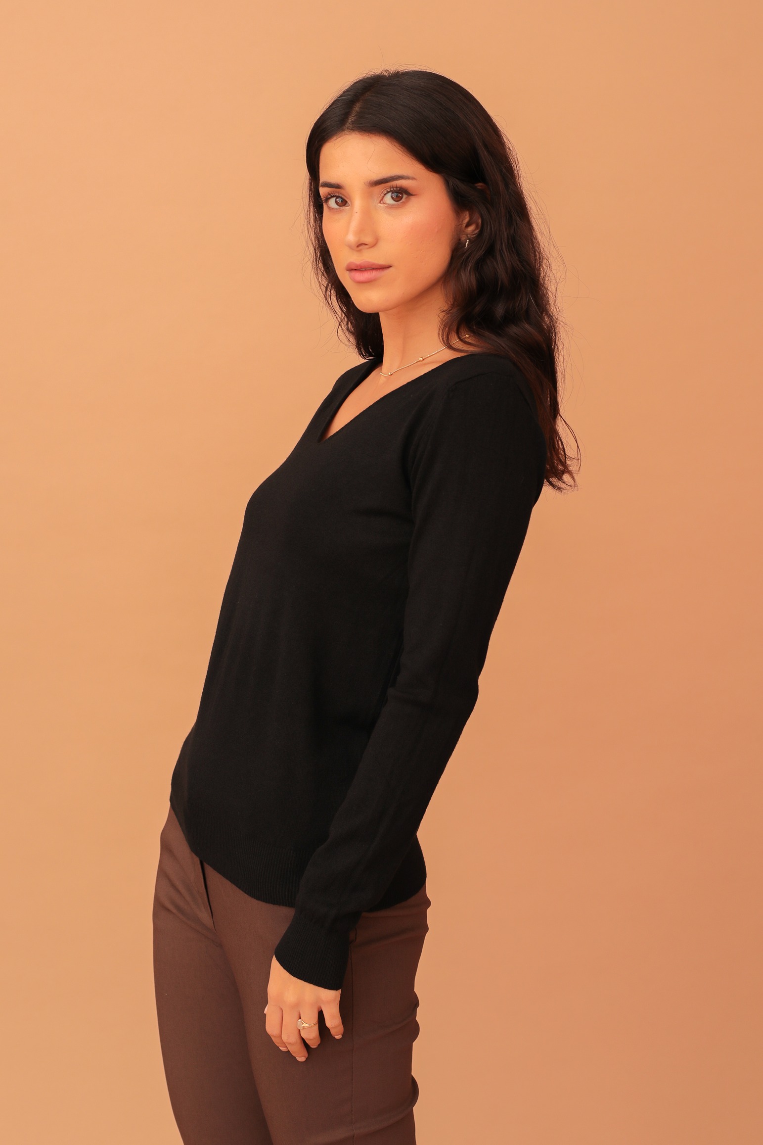 LYDIA V-NECK SOFT KNIT - BLACK - Image 3