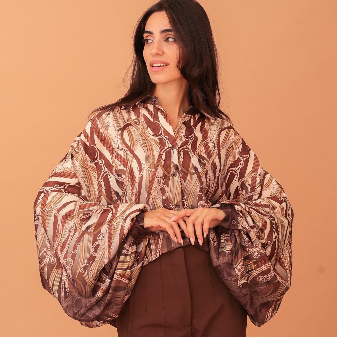 ALINA CHAIN-PRINT WIDE SLEEVE SHIRT - BROWN