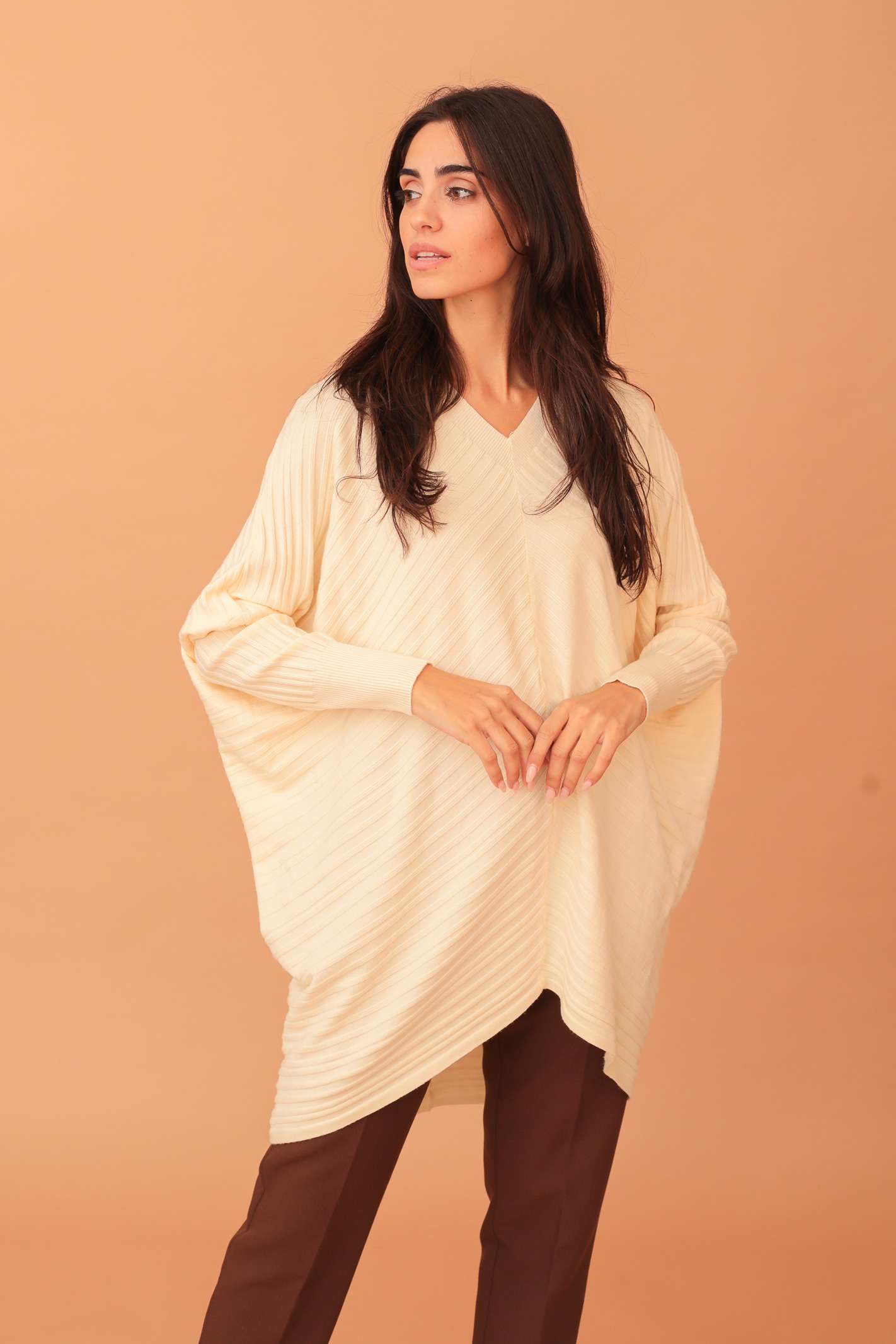 MARYAM V-NECK EMBOSSED LOOSE KNIT - CREAM - Image 3