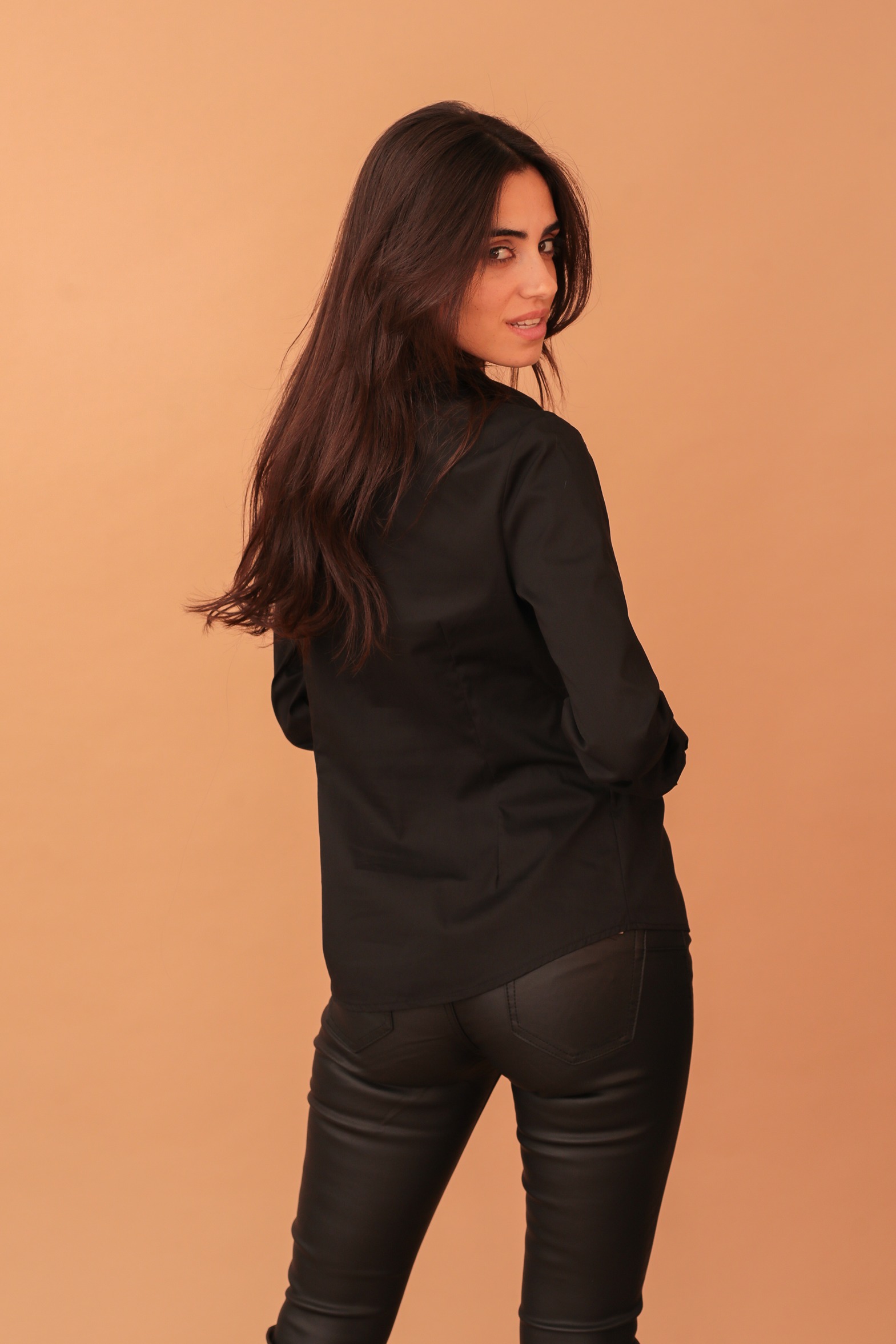 GILLIAN FITTED SHIRT - BLACK - Image 2
