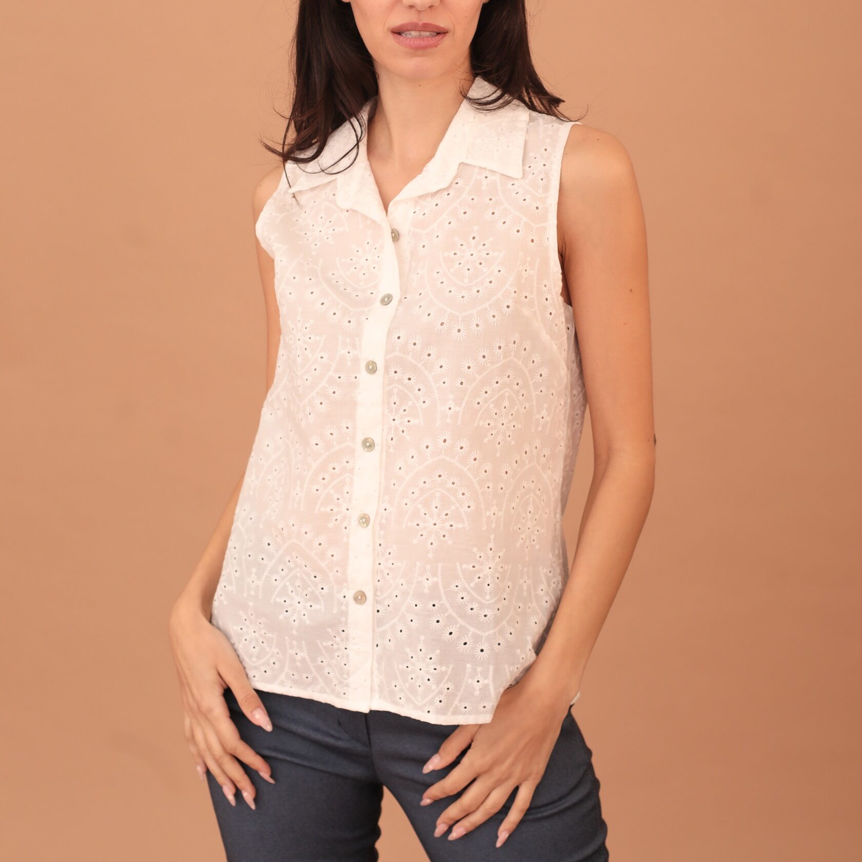 TAU SLEEVELESS BROCCARD SHIRT