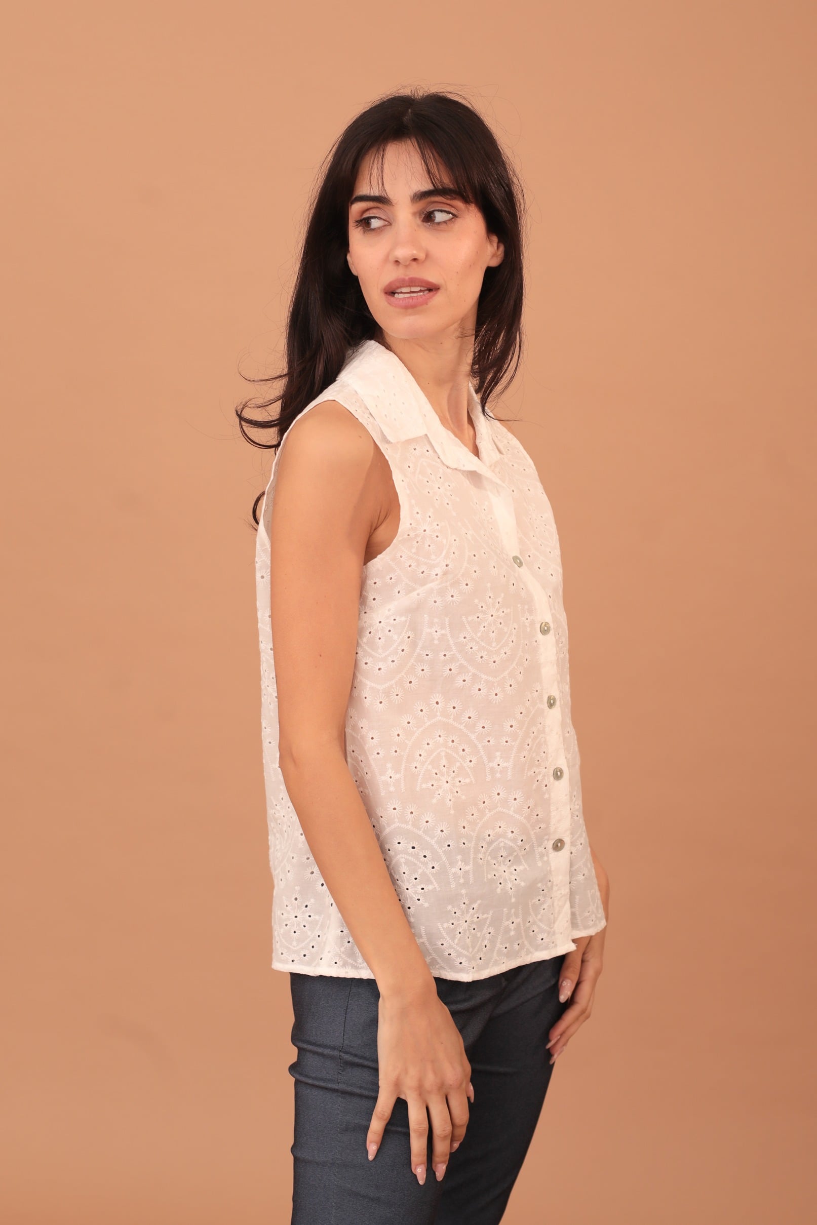 TAU SLEEVELESS BROCCARD SHIRT - Image 2