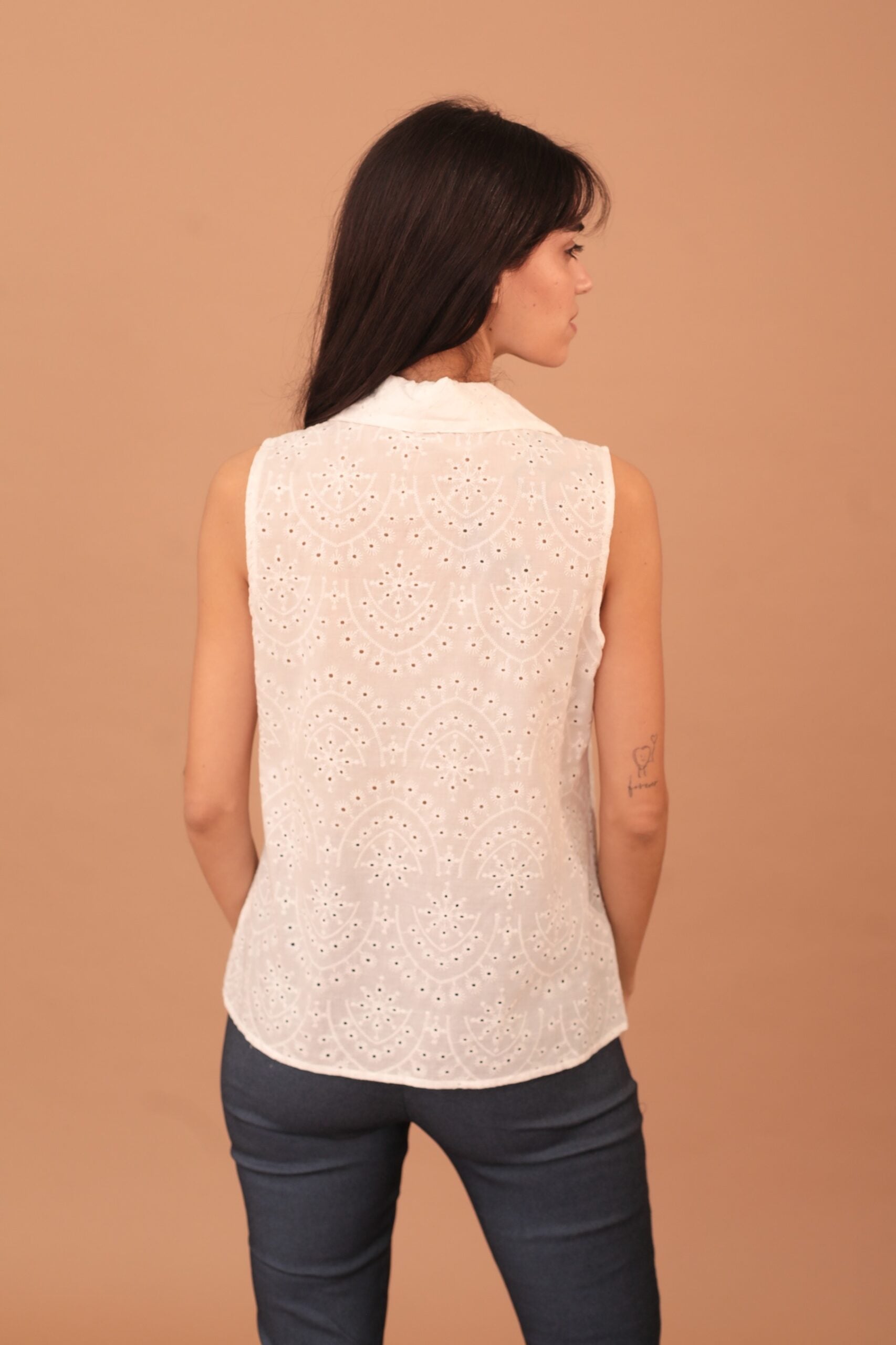 TAU SLEEVELESS BROCCARD SHIRT - Image 3