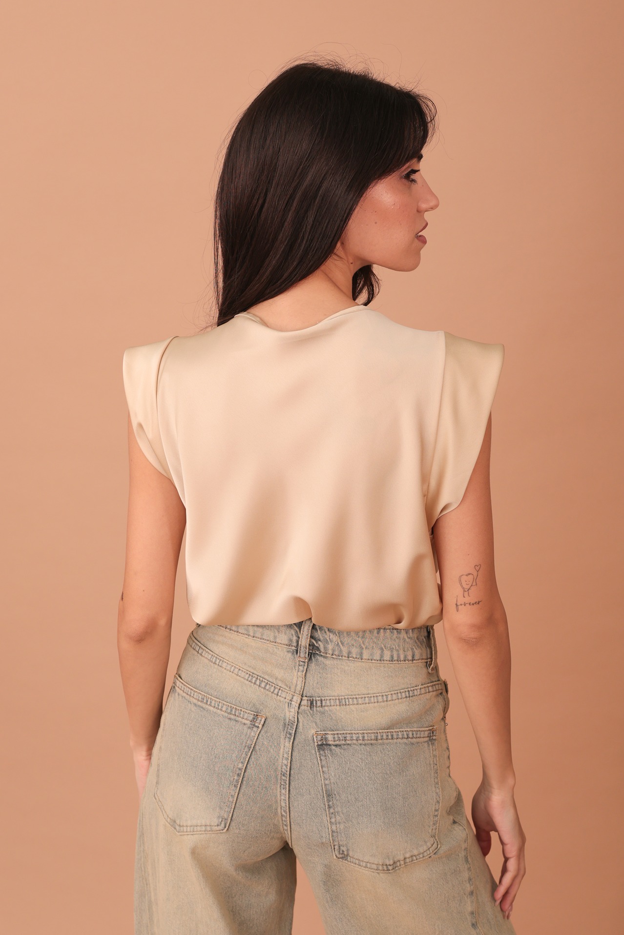 DRAPED SHORT SLEEVED BLOUSE - BEIGE - Image 3