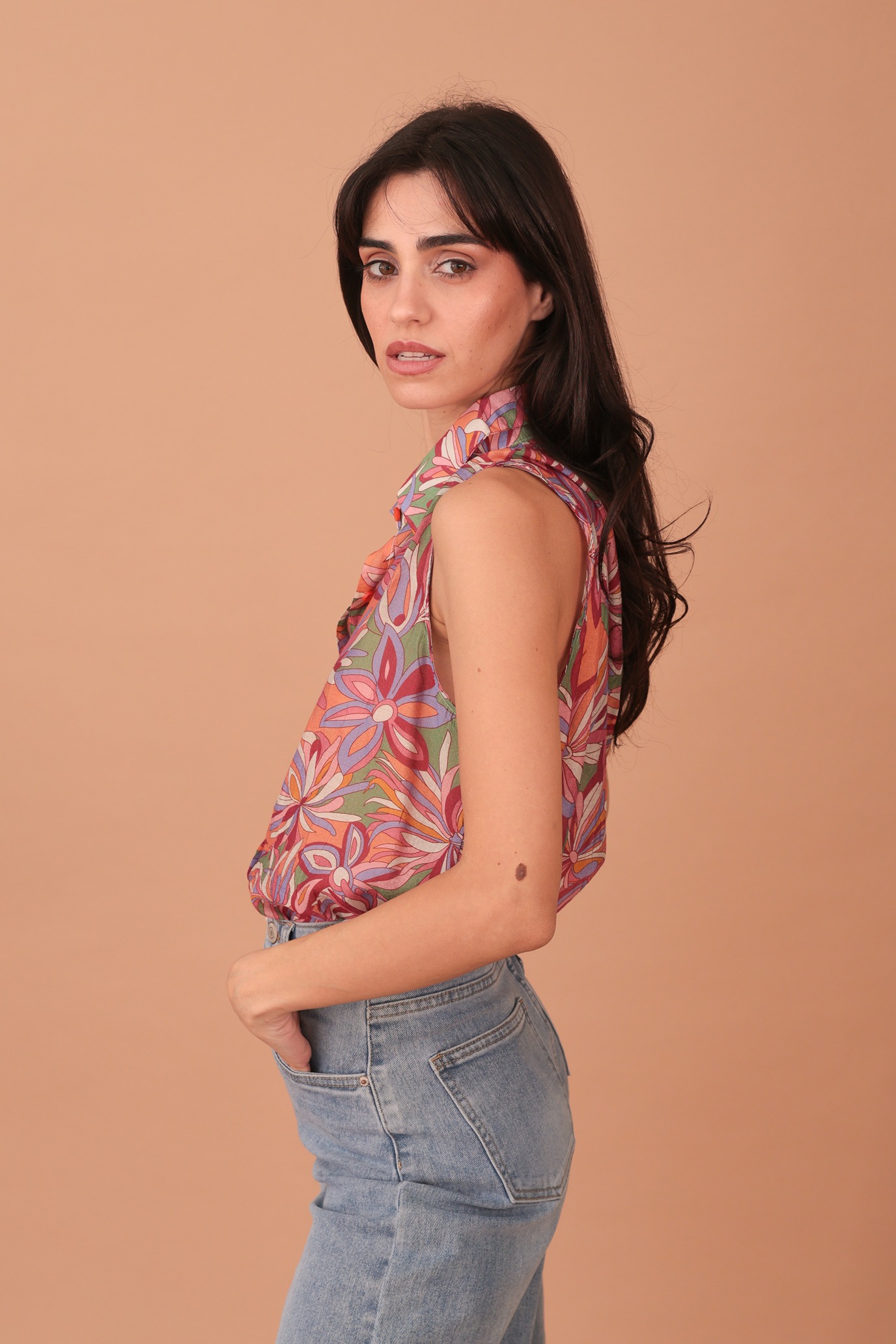 SIENNA SLEEVELESS TOP - RED - Image 2