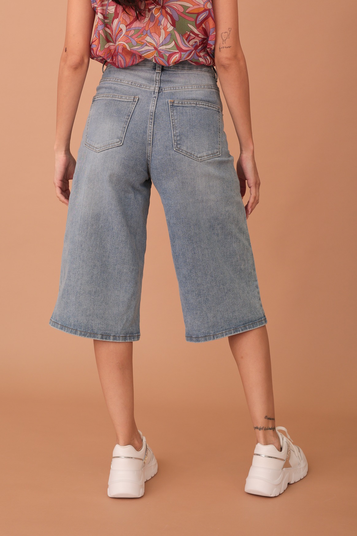 INDIGO DENIM SHORT TROUSERS - Image 3