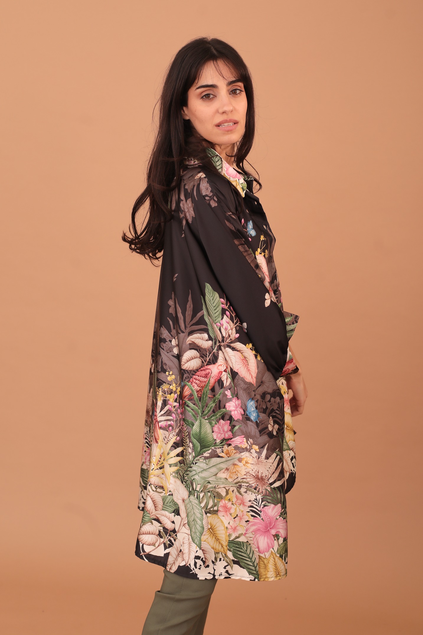 PARROT OVERSIZED SATIN BLOUSE - Image 2
