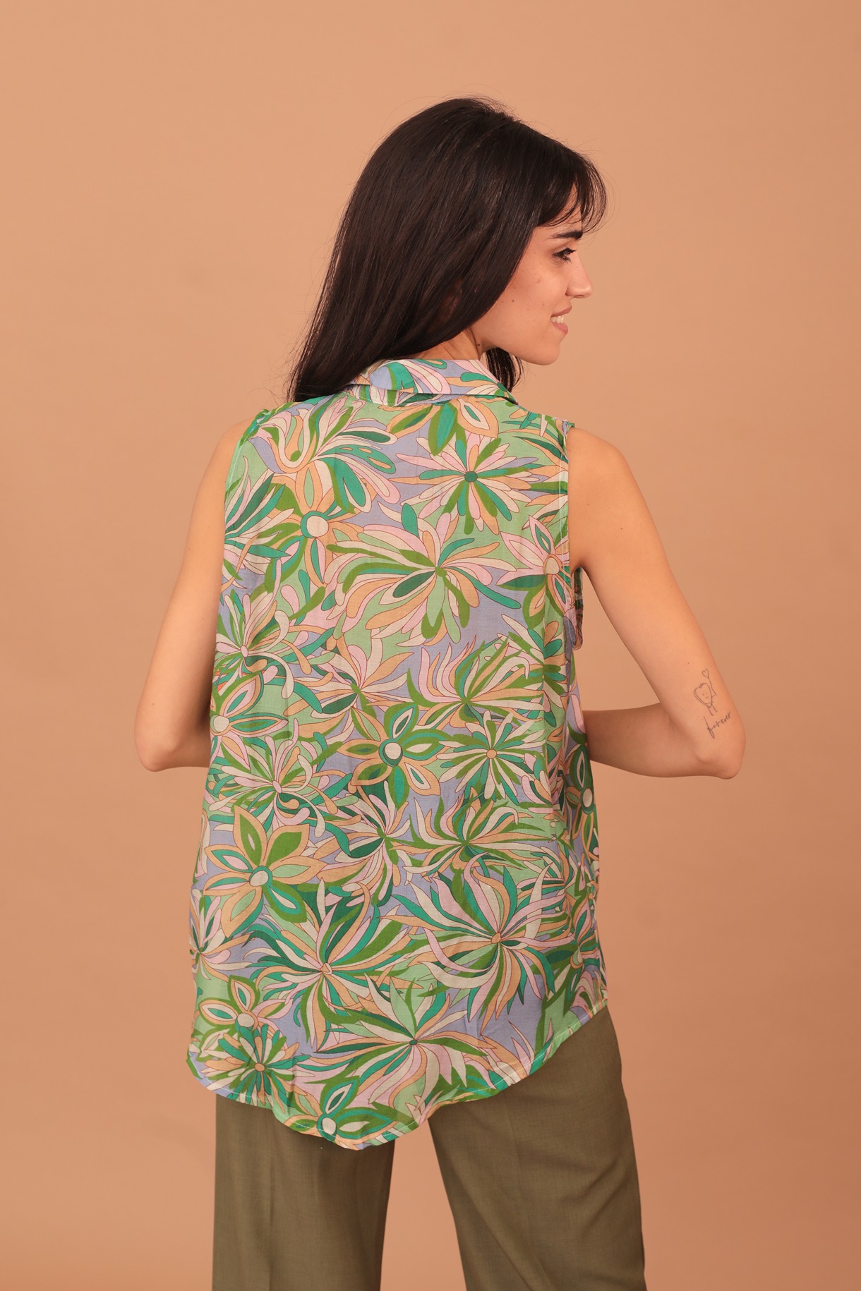 SIENNA SLEEVELESS TOP - GREEN - Image 2