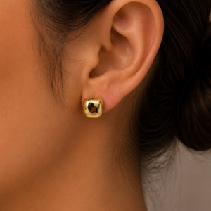 BUTTON-SHAPED EARRINGS