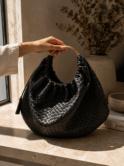 SOFT WEAVE BAG WITH METAL RING - BLACK